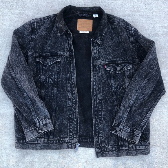 XXL Levi’s Jean Jacket